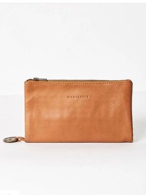 Wanderers Travel Co Tan “Capri” Wallet Pouch & Coin Purse NWT